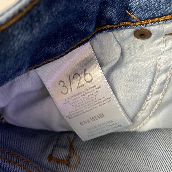 High Rise Button Fly Distressed Cut Off Shorts Sz 3/26 Blue Denim Simple Society - Picture 8 of 10